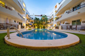 Modern Penthouse with 2 Bedrooms & Pool - At Margaritas II